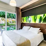 Mayfair 4*
