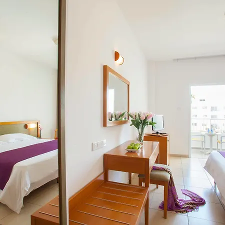 Mayfair 4*